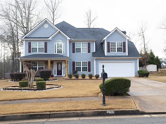 3rd image of 450 Fieldstone Ln