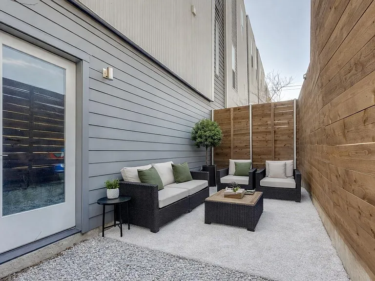 1514 N Washington Ave #105 — Photo 2