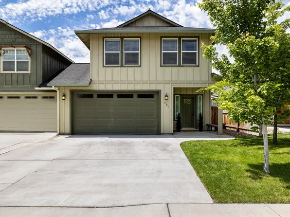 151 NW 29th St, Redmond, OR 97756