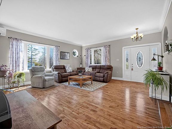 3rd image of 39 Brown Rd