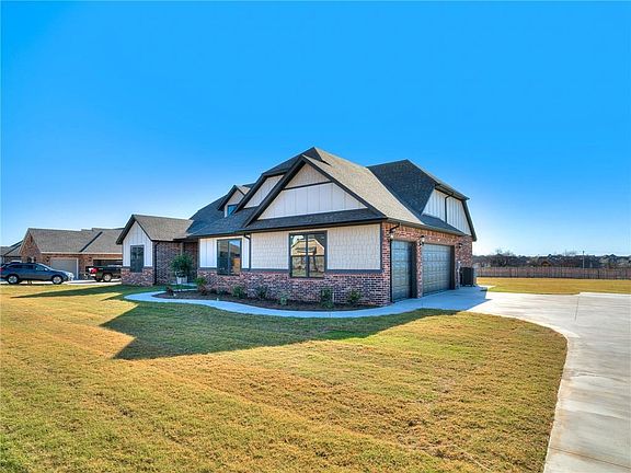 5th image of 6135 Amberly Dr