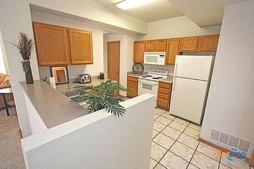 2nd image of 4411 Wimbledon Dr APT B4