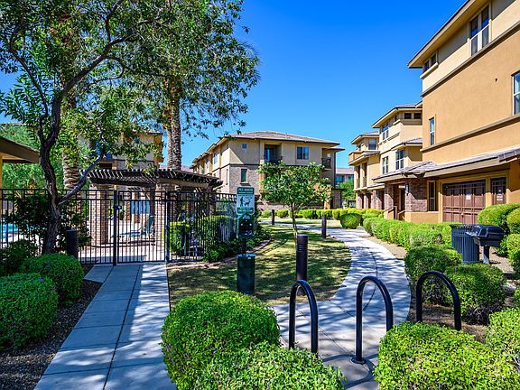 4th image of 17850 N 68th St Unit 1006