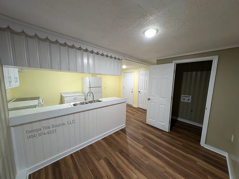 364 Chattahoochee St #B — Photo 5