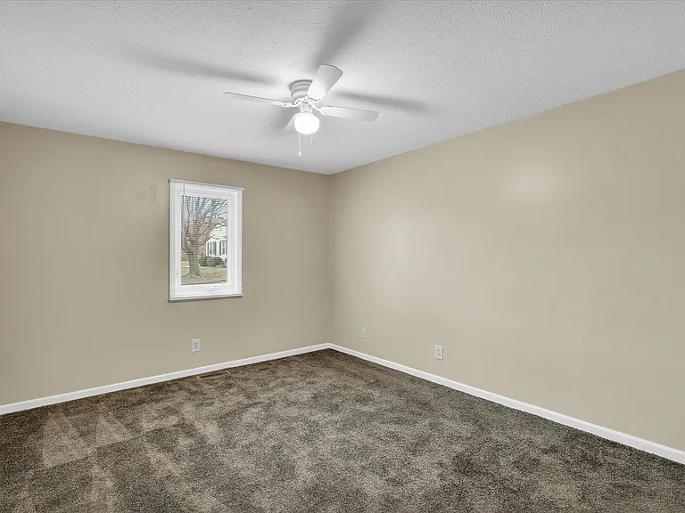 2208 Todd Dr — Photo 35
