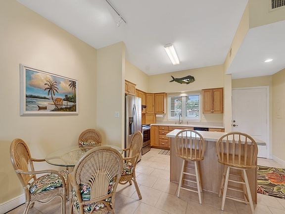 5th image of 5060 Harmony Cir APT 102