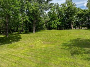 60 Woodrow Dr, Hickory, PA 15340