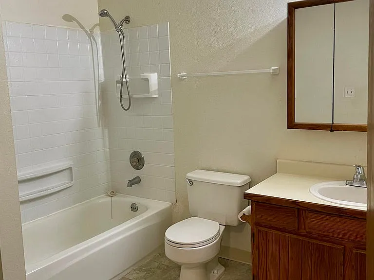 22647 Sherman St — Photo 3
