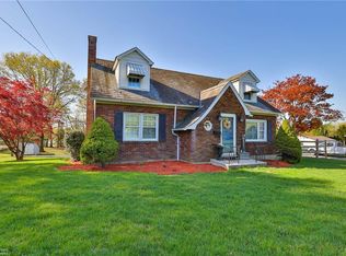 1030 Blue Valley Dr, Pen Argyl, PA 18072