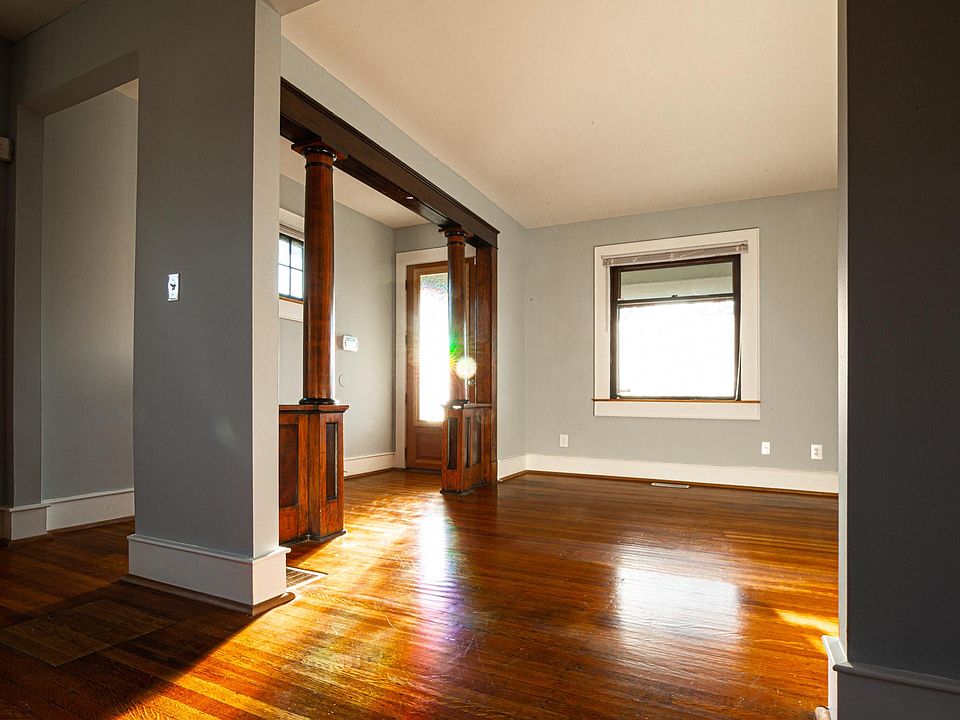 1st image of 1004 N College Ave