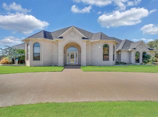 19 NW Shadow Lake Rd, Lawton, OK 73505