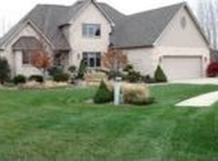 6710 White Clover Dr, East Lansing, MI 48823