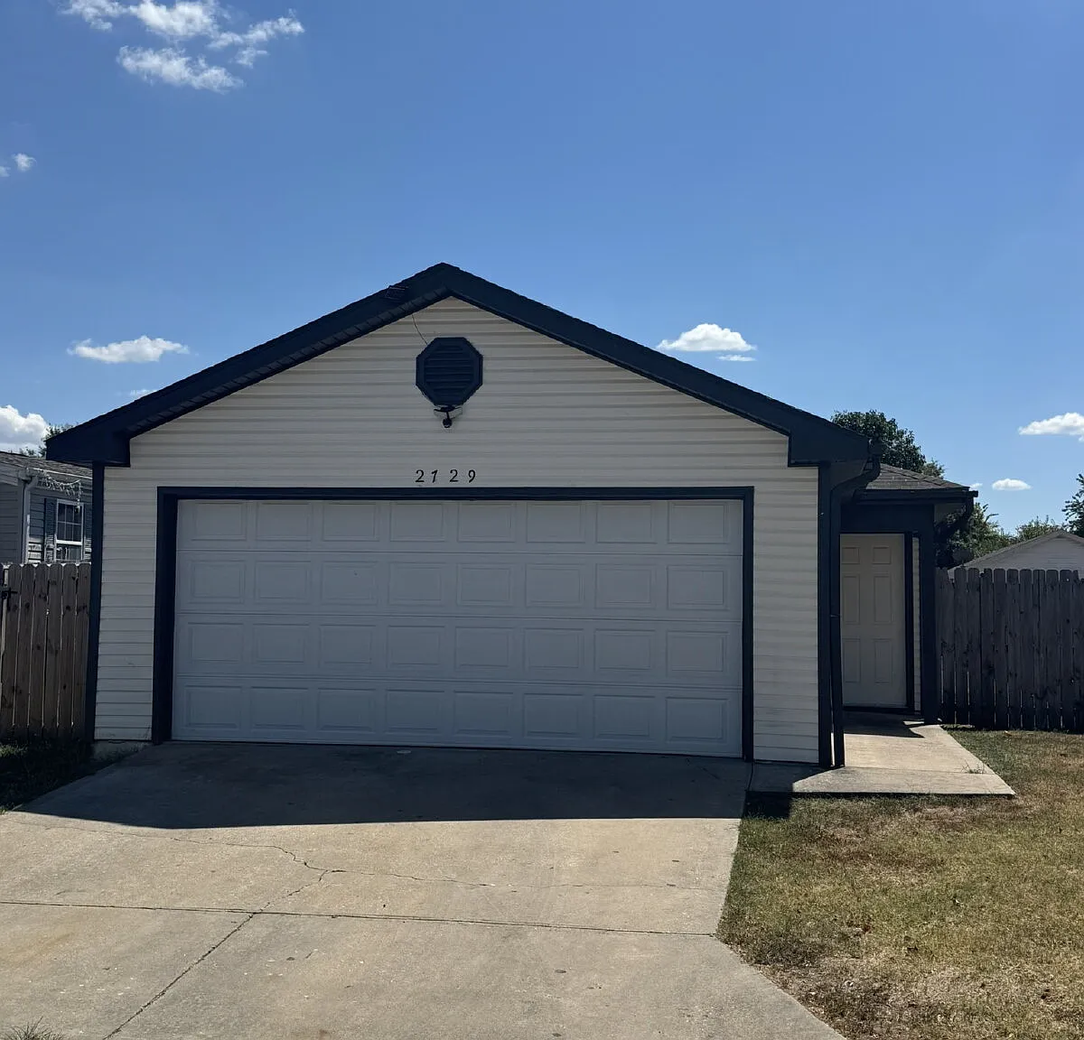 3 bed, 2.0 bath, 1130 sqft, $1,500 — Photo 2