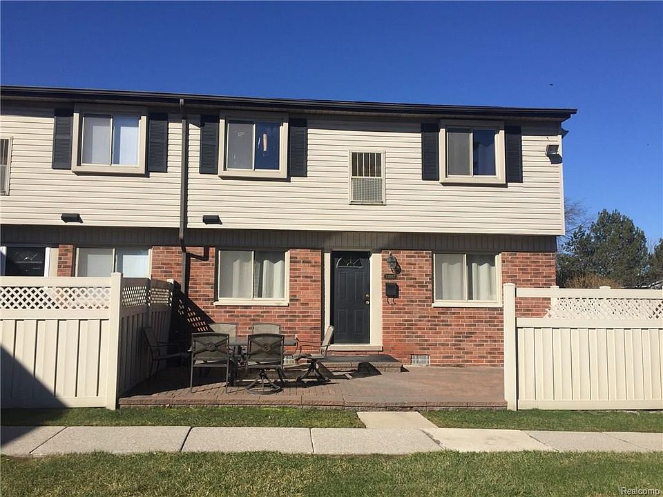 1st image of 24967 Mayfair St