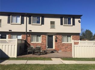 24967 Mayfair St, Flat Rock, MI 48134