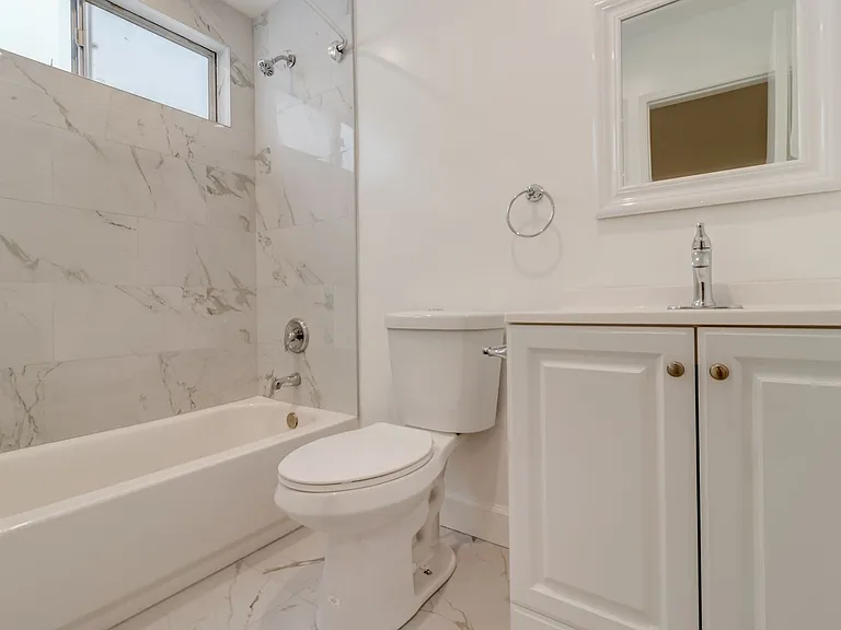 1469 S Canfield Ave — Photo 12