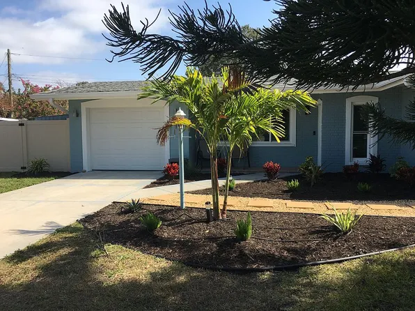 2486 Breakwater Cir, Sarasota, FL 34231