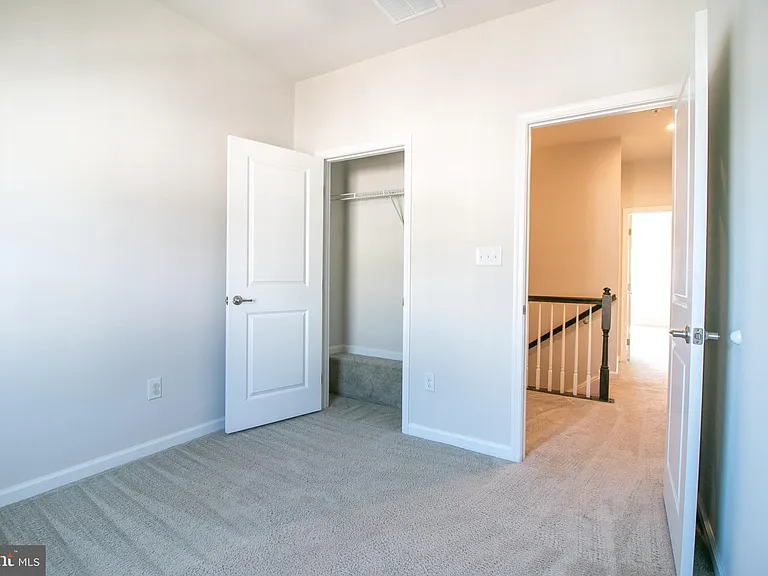 308 Blue Welsh St — Photo 15