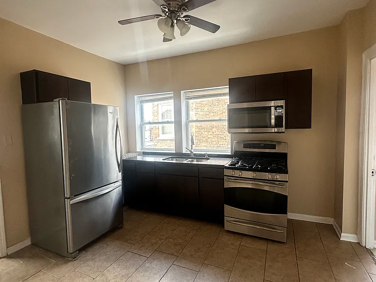 5821 W Erie St #2 — Photo 11