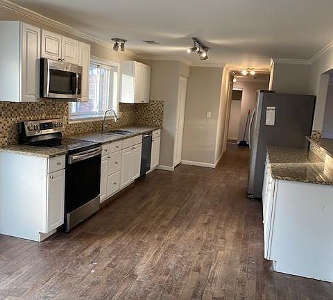 2nd image of 18317 Woodland Dr