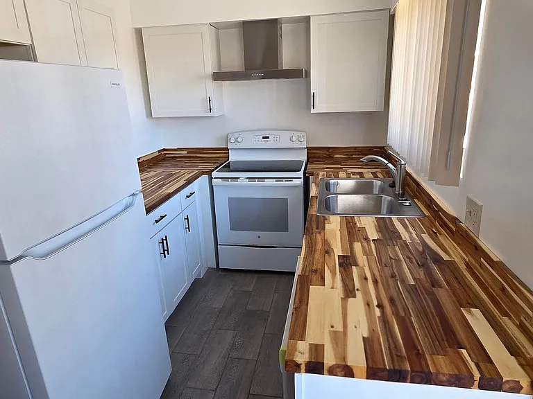 3025 Newell St — Photo 8