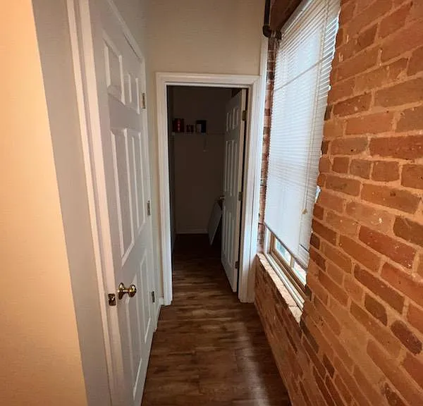 Left Bedroom Entryway and to Closet