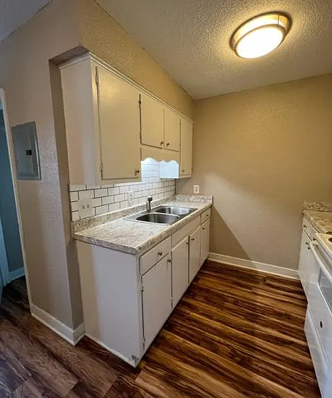 420 Bethel St — Photo 11