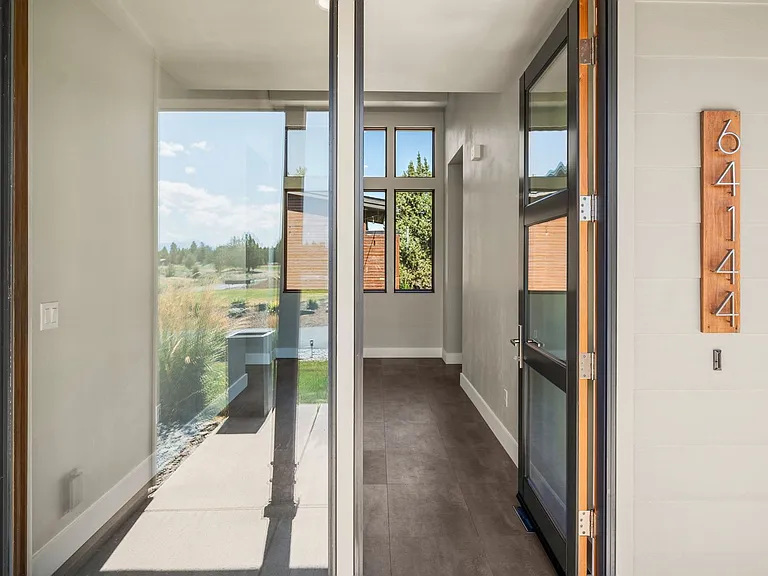 64144 Pioneer Loop — Photo 7