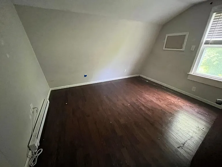 12 Brooks Ave — Photo 4