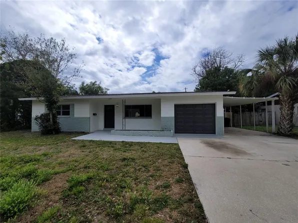 390 Davison Ave NE, Saint Petersburg, FL 33703