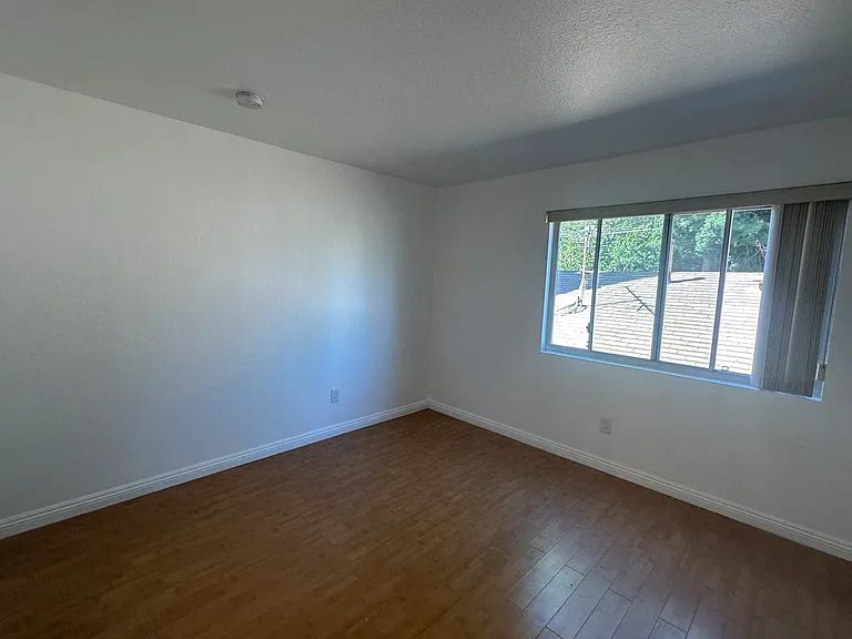 10903 Camarillo St #102 — Photo 8