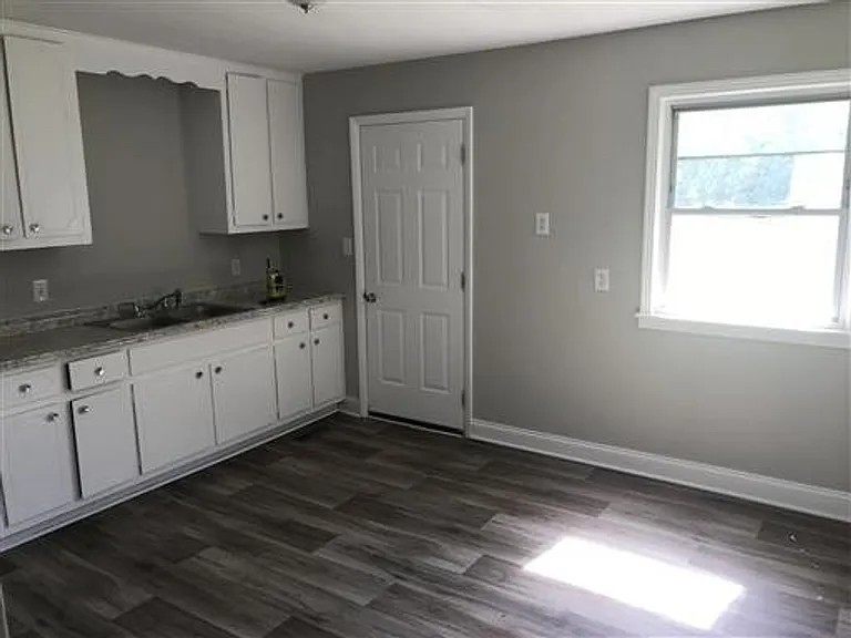 715 Kent Dr — Photo 1