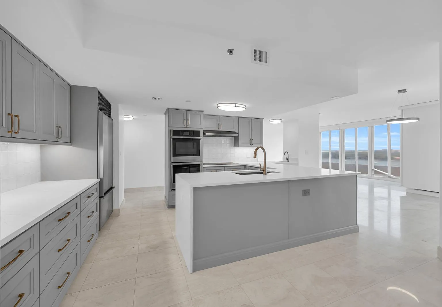 2 bed, 2.5 bath, 2091 sqft, $9,500 — Photo 4