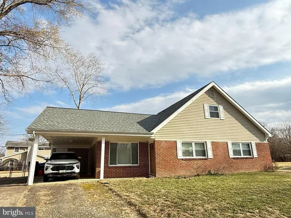 1111 Stone Ct, Waldorf, MD 20602