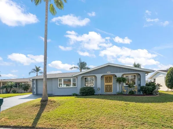 3832 Star Island Dr, Holiday, FL 34691
