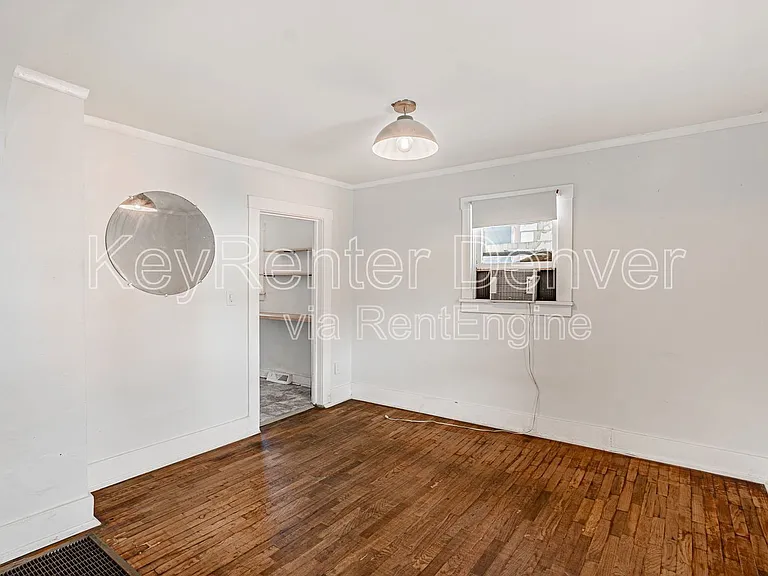 421 N Stuart St — Photo 5
