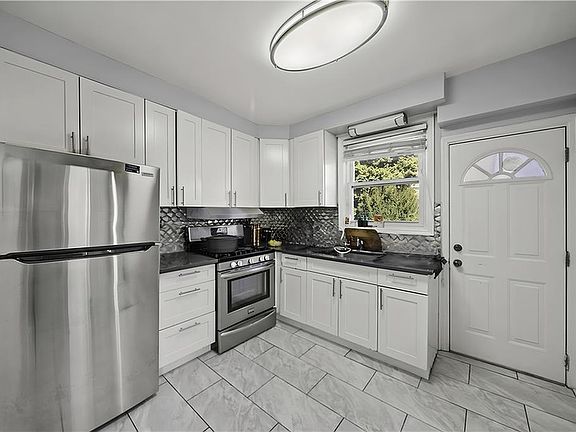 5th image of 1885 E 21st St