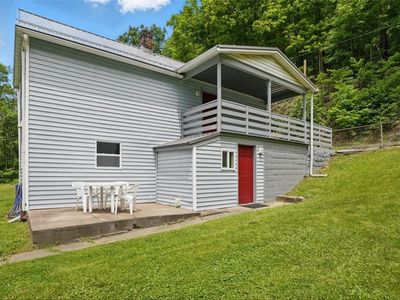 1190 California Dr, Coal Center, PA, 15423