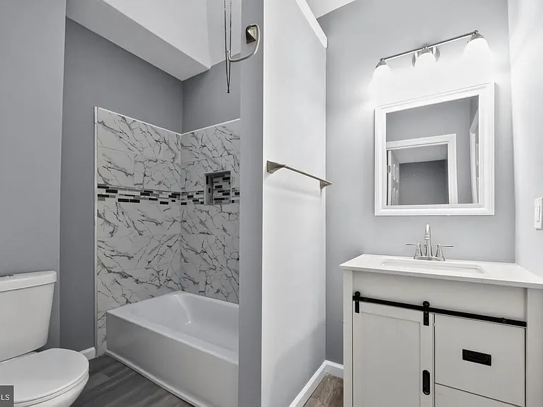 1333 S Newkirk St — Photo 12