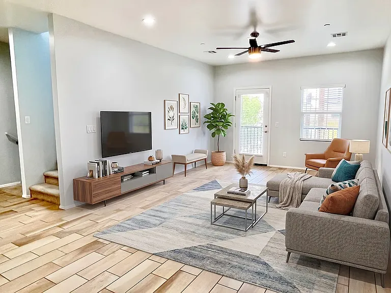 3434 N Longview Ave #11 — Photo 9
