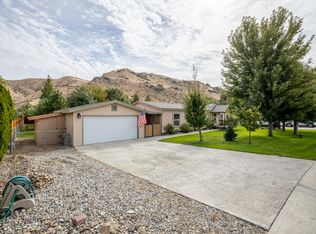 4079 Bluerock Dr NE, East Wenatchee, WA