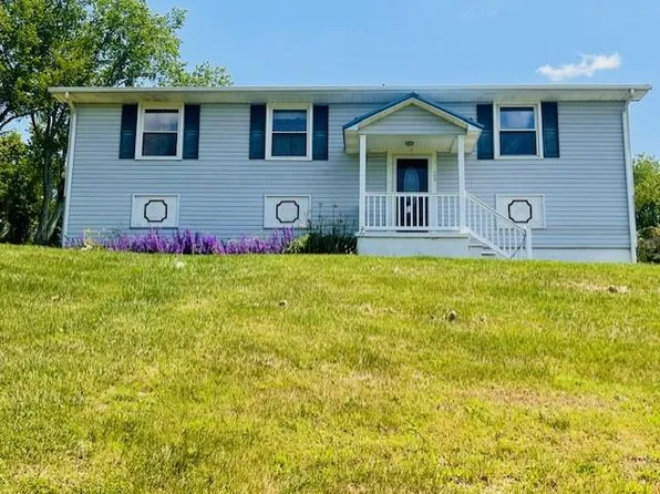 145 Division St, Tazewell, VA 24651