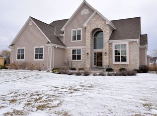 N53W17451 Ridgeline Trl, Menomonee Falls, WI 53051