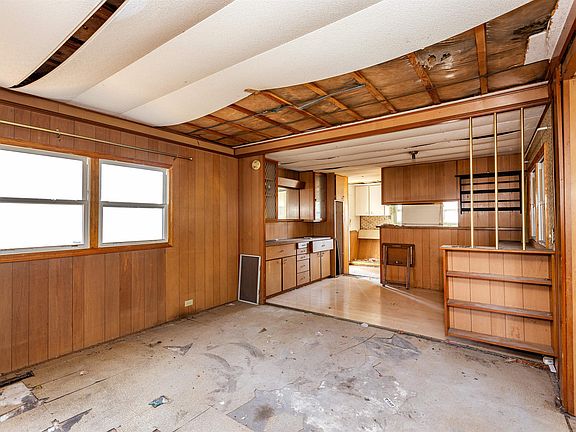 5th image of 701 E Saginaw Rd