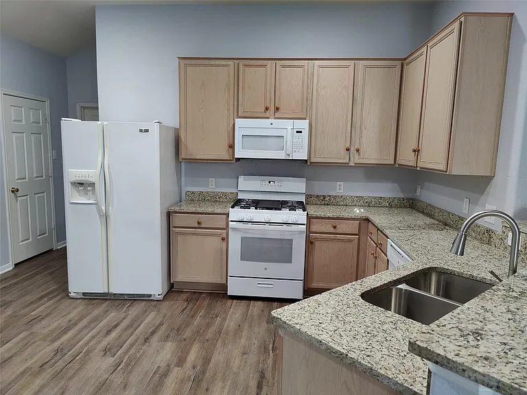 14123 Curry Creek Ln — Photo 19