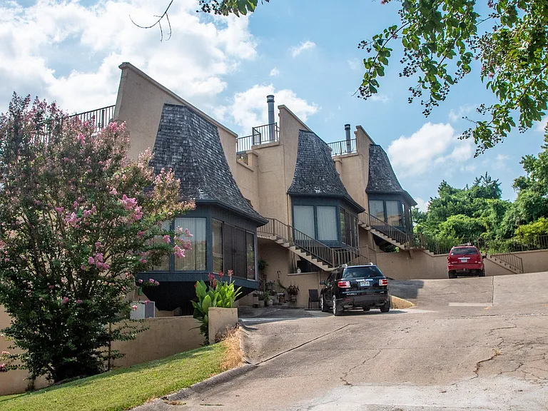 10 Rivercrest Dr #8A — Photo 11