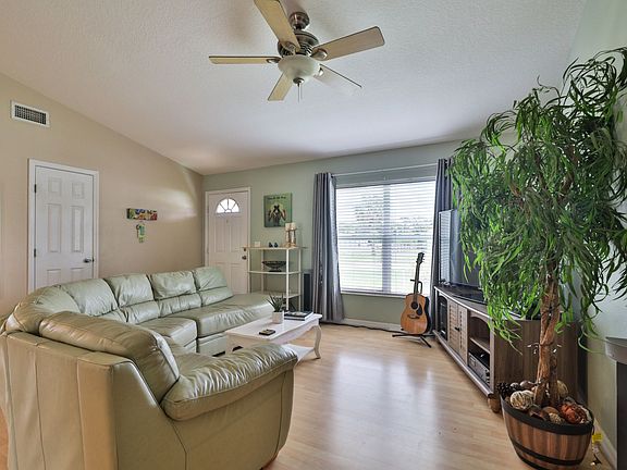 4th image of 2104 India Palm Dr