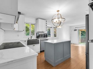 12150 Chestnut Cres, Pitt Meadows, BC V3Y 2C6