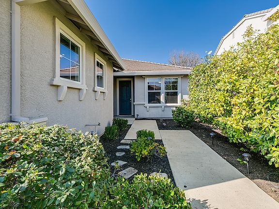 5th image of 1302 Barrington Ln