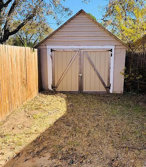 3800 N Donald Ave — Photo 13